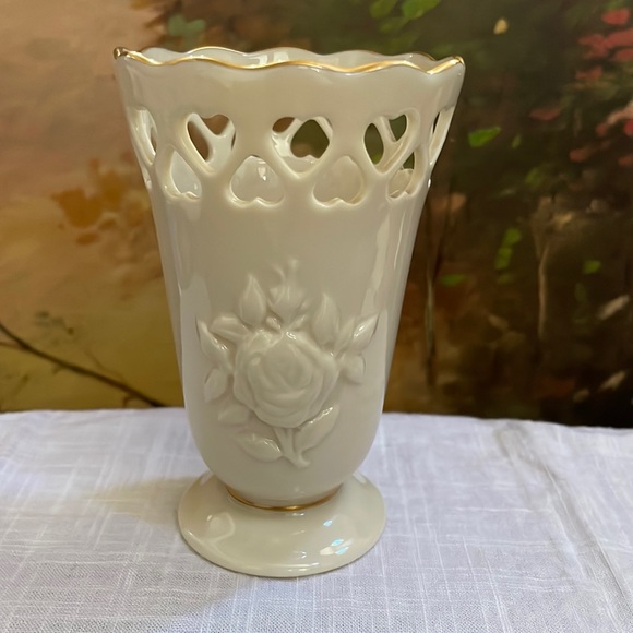 Lenox Other - Lenox heart and roses vase